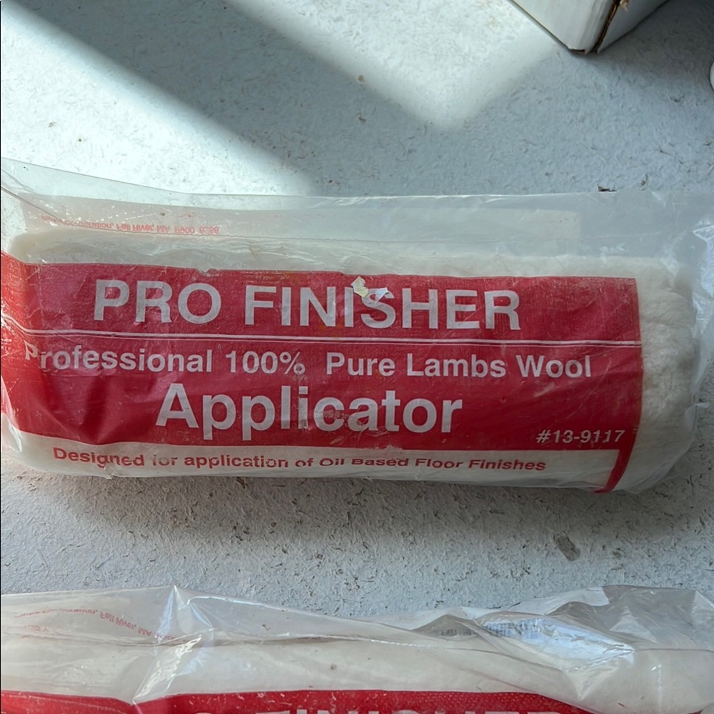 Lambs Wool Applicator - Red and White